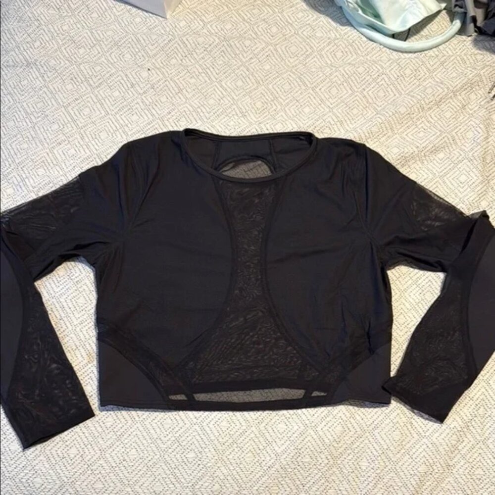 Like New Lululemon Mesh Panelled Training Long Sleeve Shirt - Picture 3 of 7